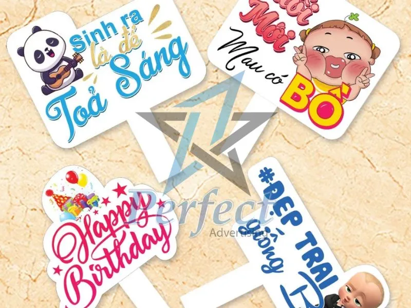 hashtag cầm tay sinh nhật nhiều hình