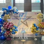 Nên chọn vật liệu cho backdrop kỷ niệm như thế nào