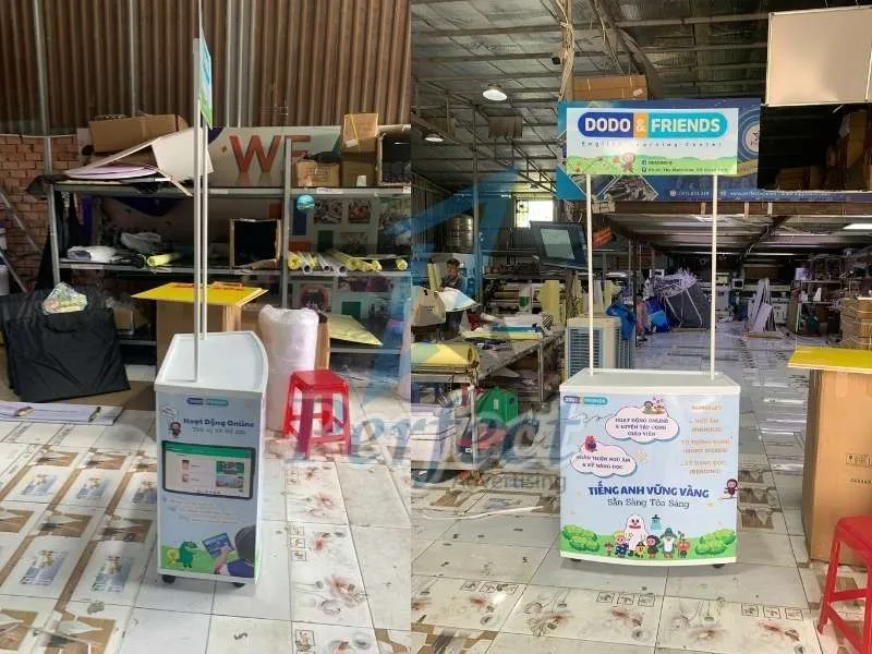 Booth Nhựa Có Bánh Xe Sampling Khóa Học Dodo & Friends English Learning Center