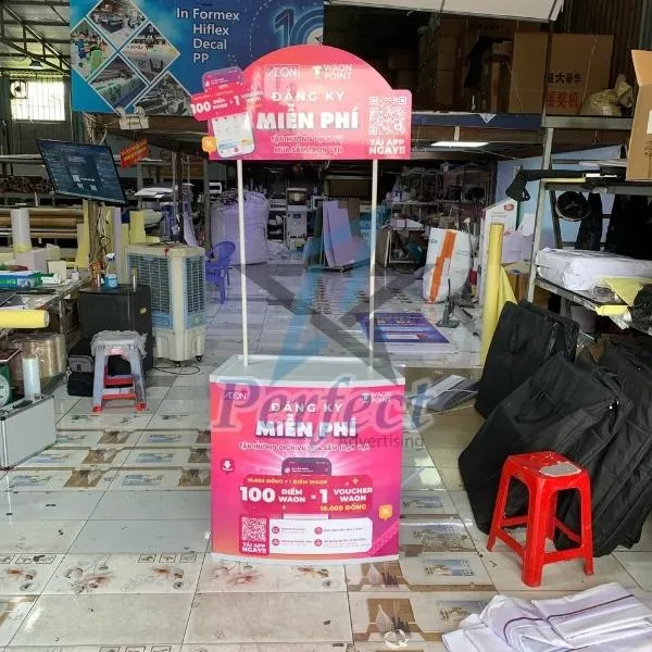 booth nhựa sampling đăng kí dịch vụ tiếp cận khách tiềm năng