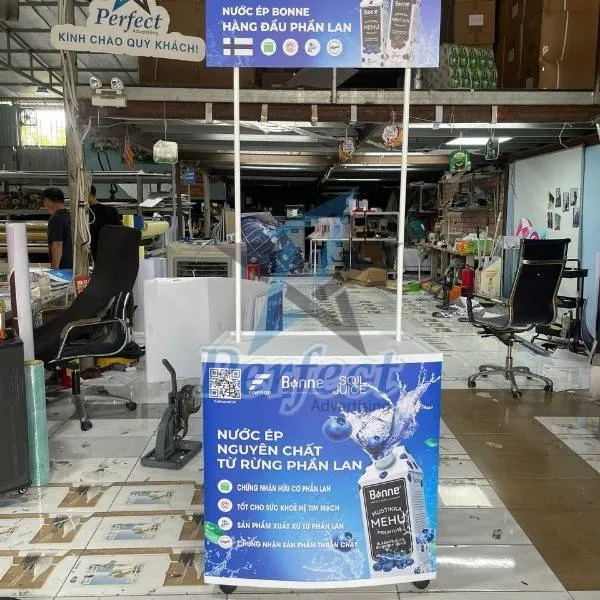 quầy booth di động quảng bá nước ép trái cây nguyên chất
