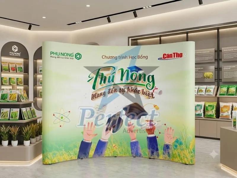 Backdrop Cong Tổ Chức Sự Kiện Chương Trình Học Bổng Phú Nông